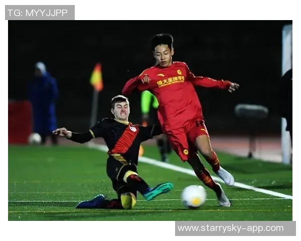 揭秘当今足坛球星身形特点与力量速度对抗中的独特优势